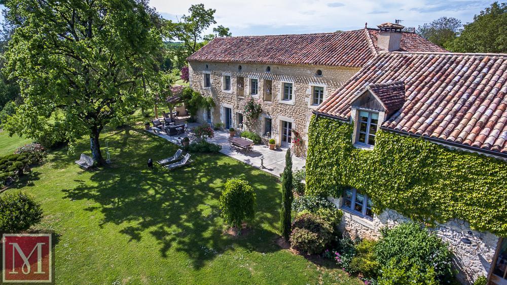 Le Manoir De Beauregard Acomodação com café da manhã Clermont-de-Beauregard Exterior foto